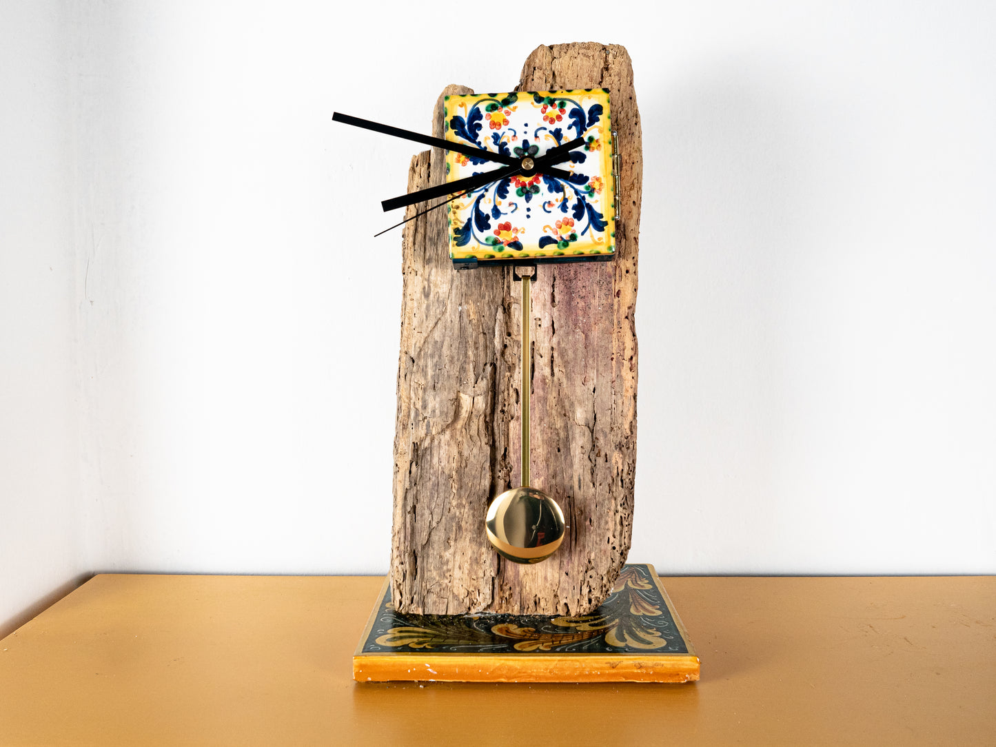 Prescia - driftwood pendulum clock