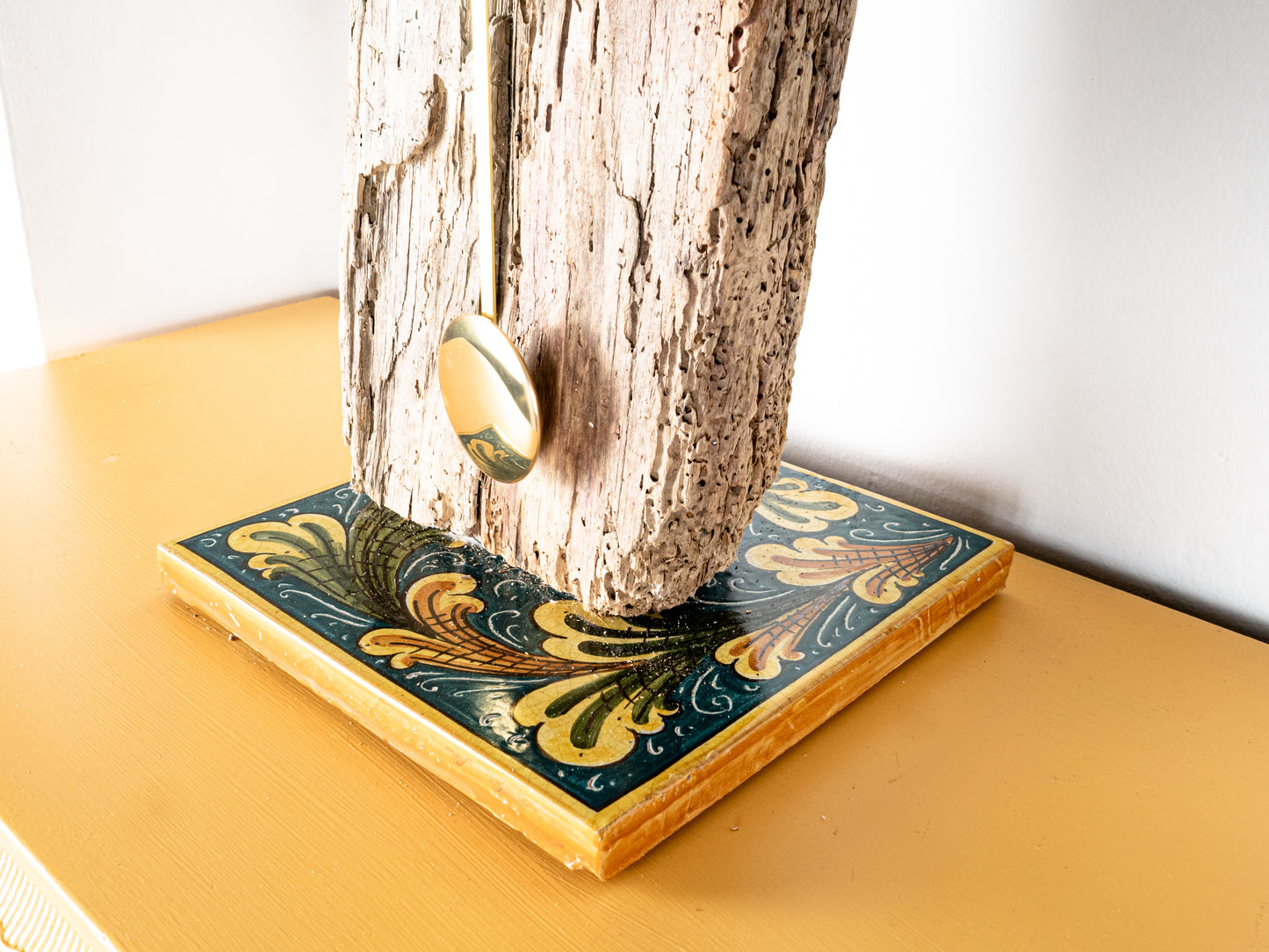 Prescia - driftwood pendulum clock