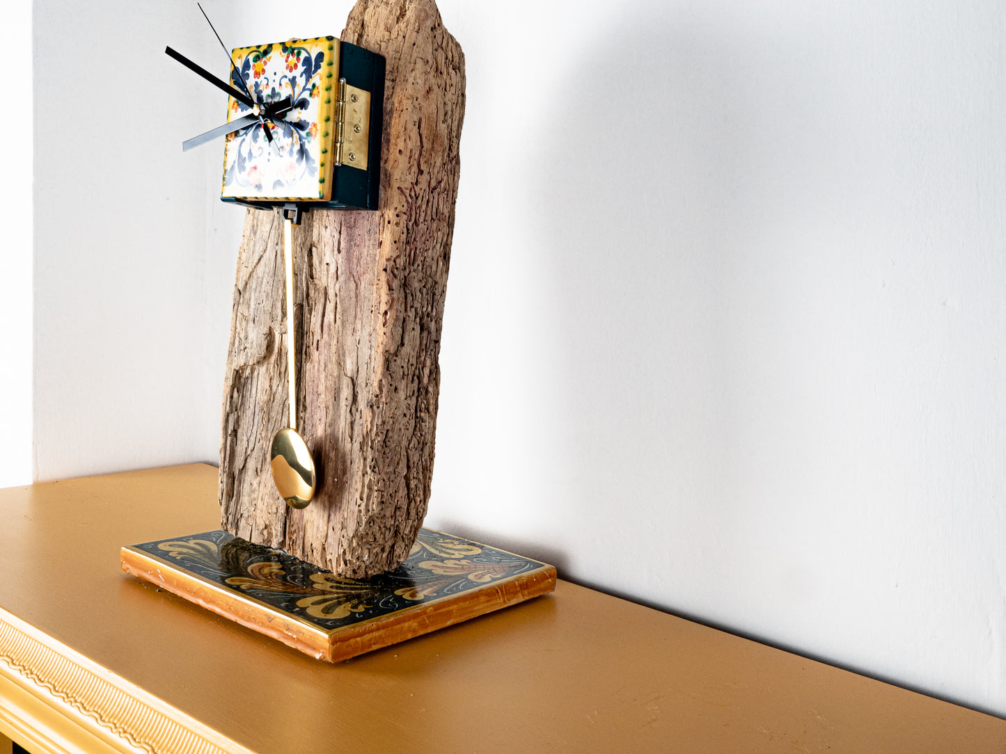 Prescia - driftwood pendulum clock