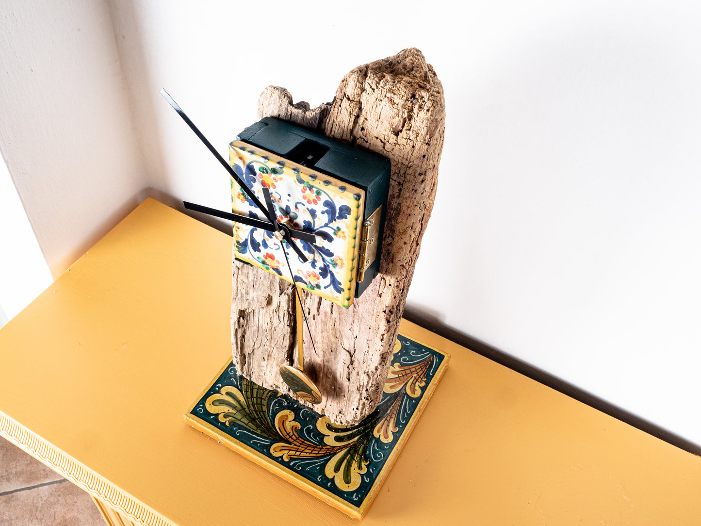 Prescia - driftwood pendulum clock