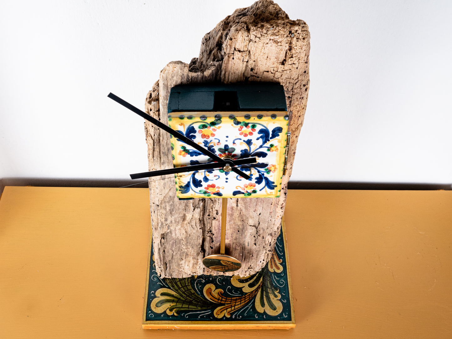 Prescia - driftwood pendulum clock