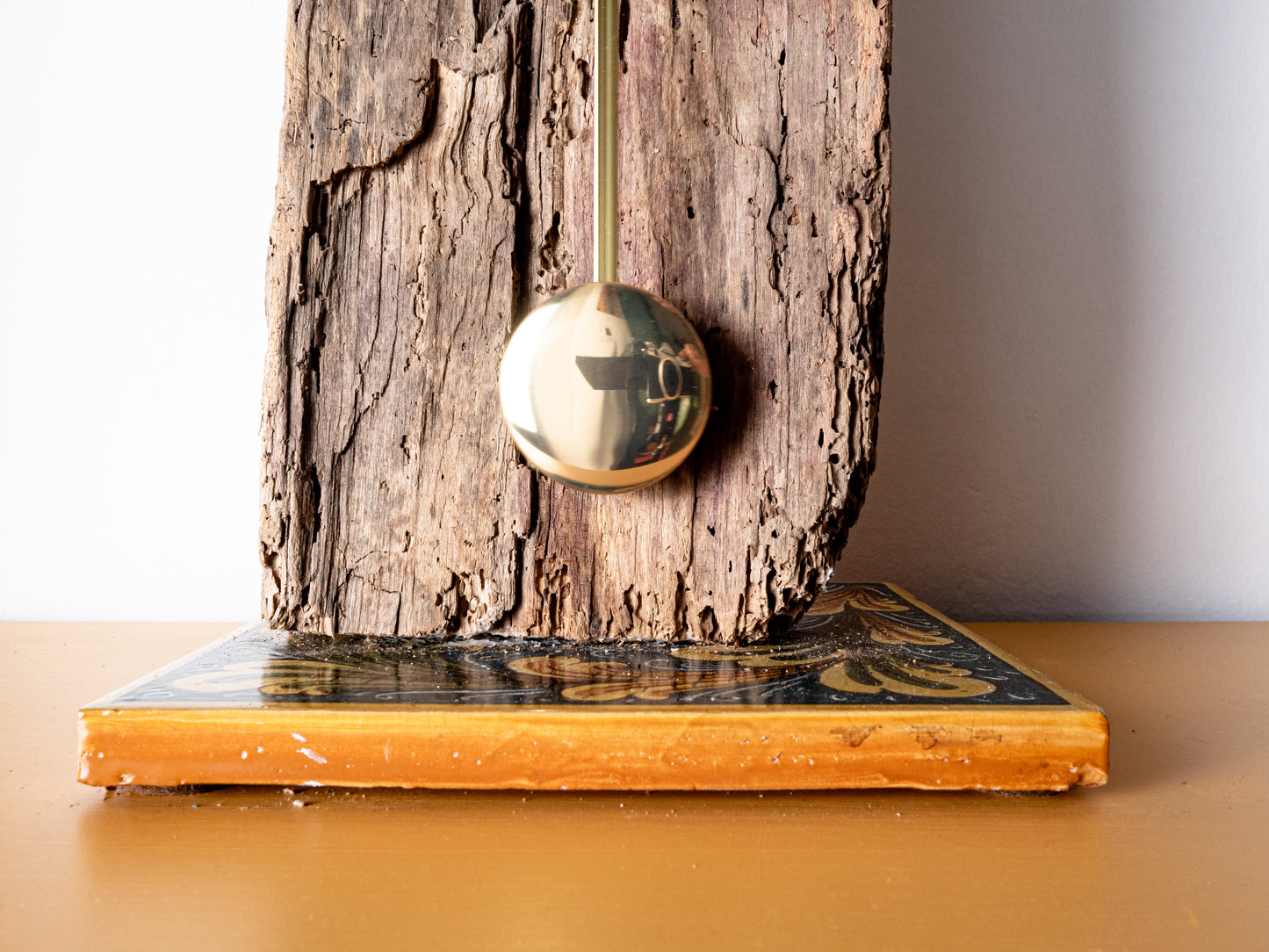 Prescia - driftwood pendulum clock