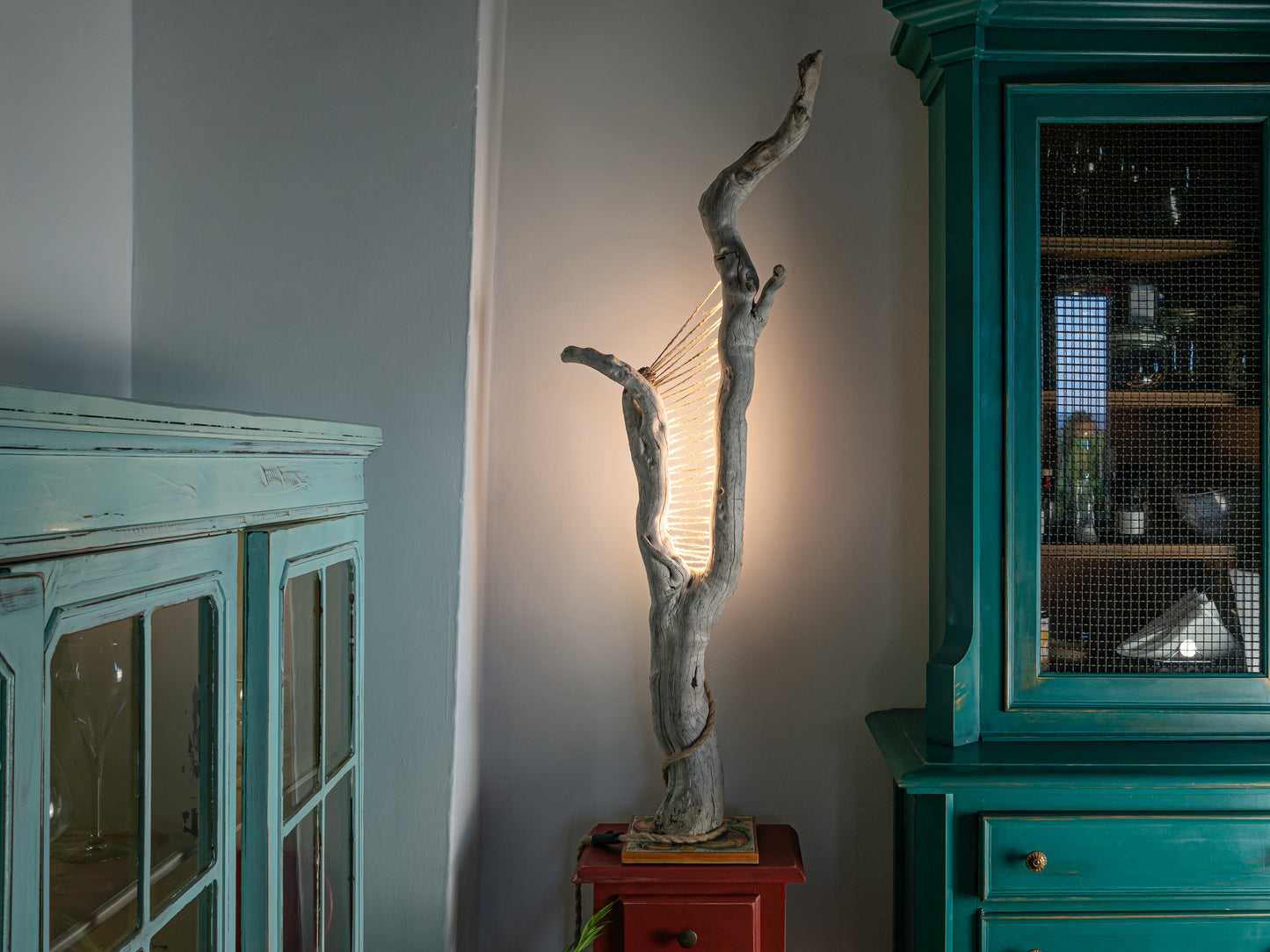 Vossia - driftwood rope lamp with ceramic