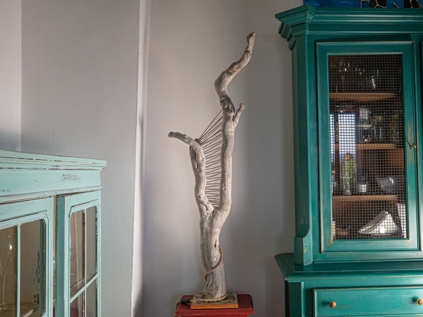 Vossia - driftwood rope lamp with ceramic