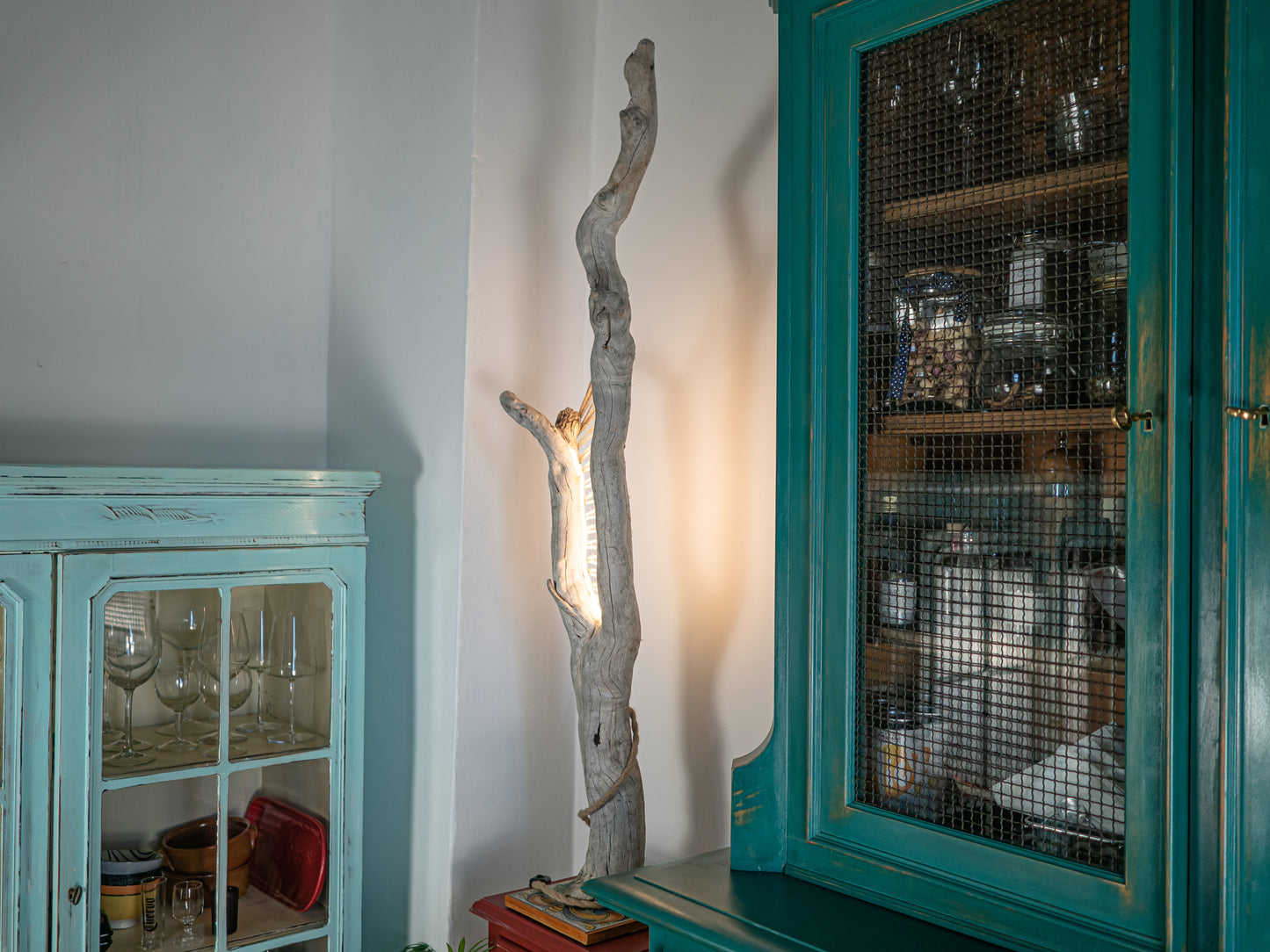 Vossia - driftwood rope lamp with ceramic