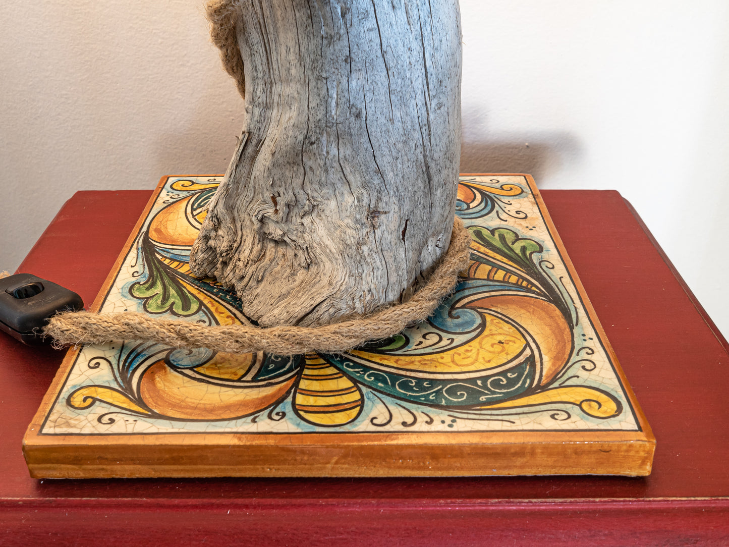 Vossia - driftwood rope lamp with ceramic