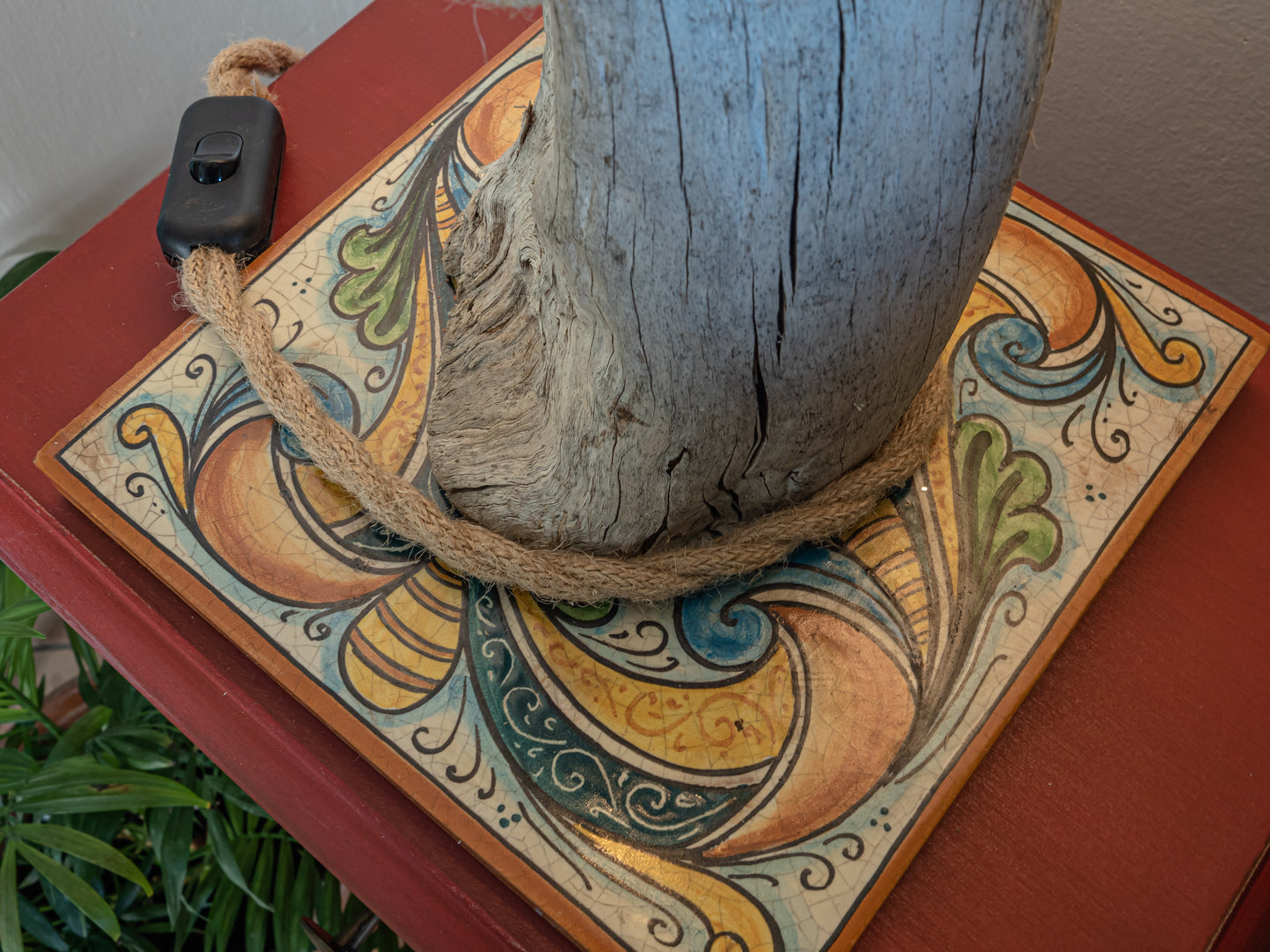 Vossia - driftwood rope lamp with ceramic